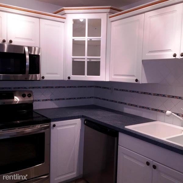 531 N Ocean Blvd - Photo 3 of 12