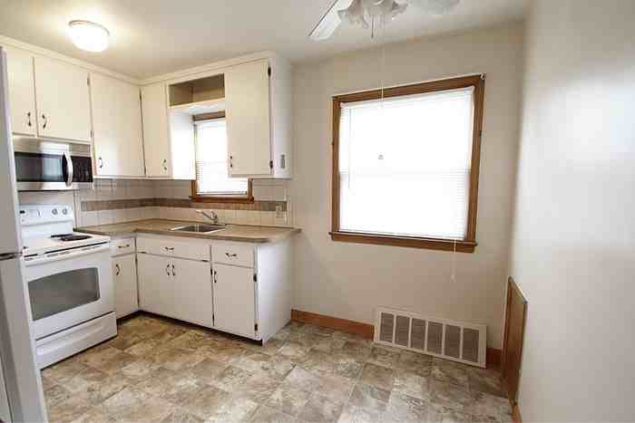 1669 Mapledale Rd - Photo 2 of 15