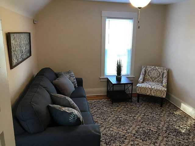 221 Park Pl - Photo 3 of 11