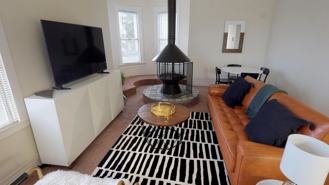 Vibrant Oak Center townhome near BART - Photo 1 of 1