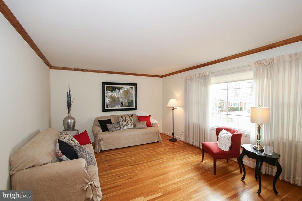 14311 Barkwood Dr - Photo 3 of 19