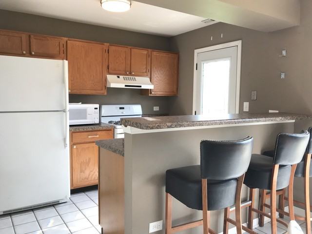 413 Lauren Ln - Photo 3 of 9