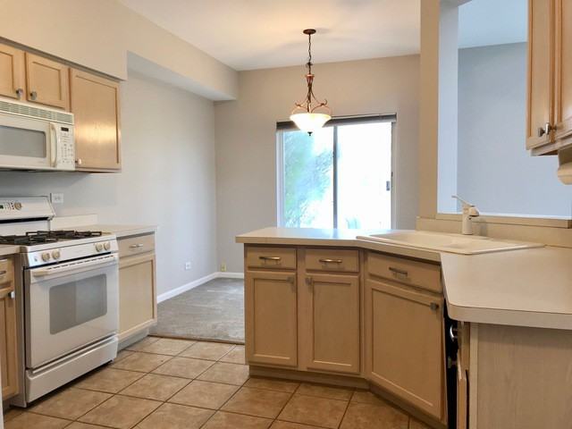 1713 Spaulding Rd - Photo 3 of 13