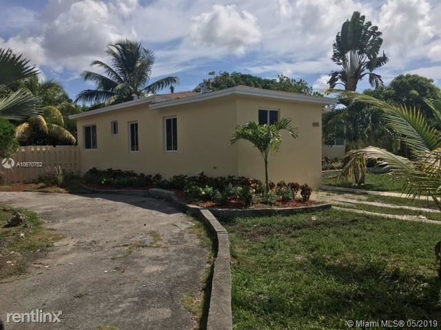 805 NE 138th St - Photo 2 of 31