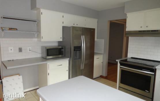 2425 Eaton Gate Rd - Photo 2 of 16