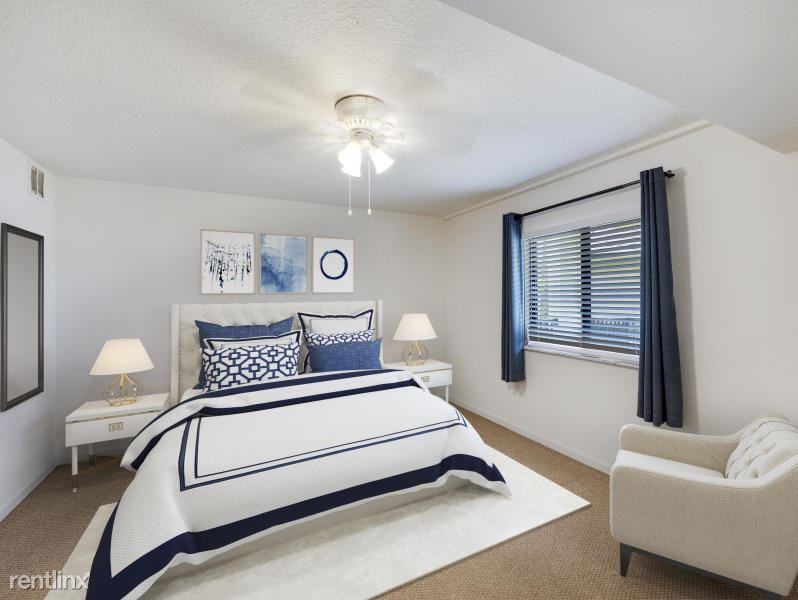 601 Seafarer Cir - Photo 2 of 14