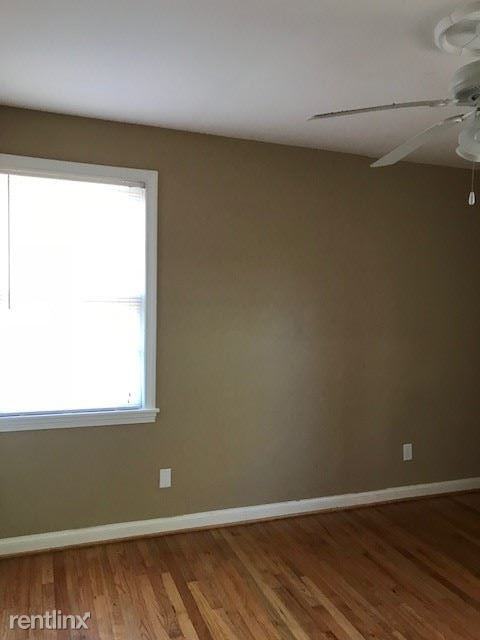 1113 Glen Ct - Photo 3 of 11
