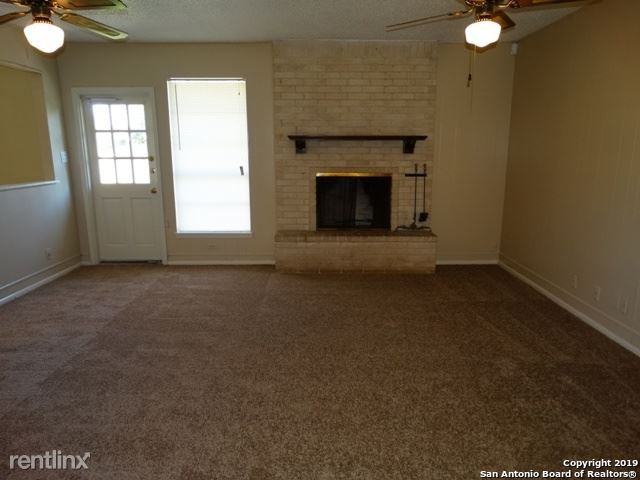 12206 Madrigal St - Photo 2 of 11