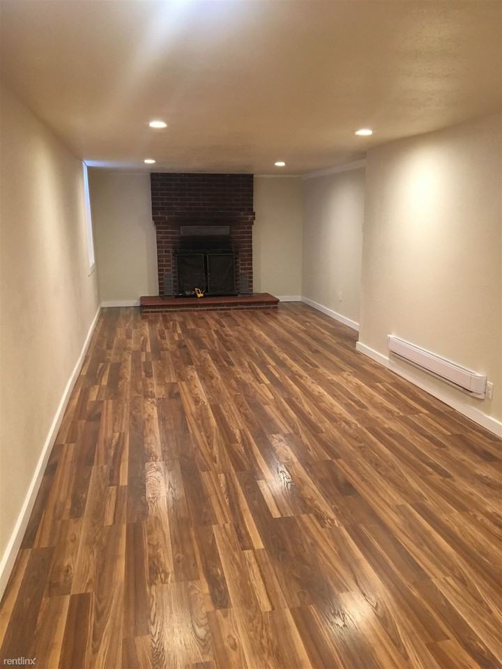 1987 Plumas - Photo 2 of 4