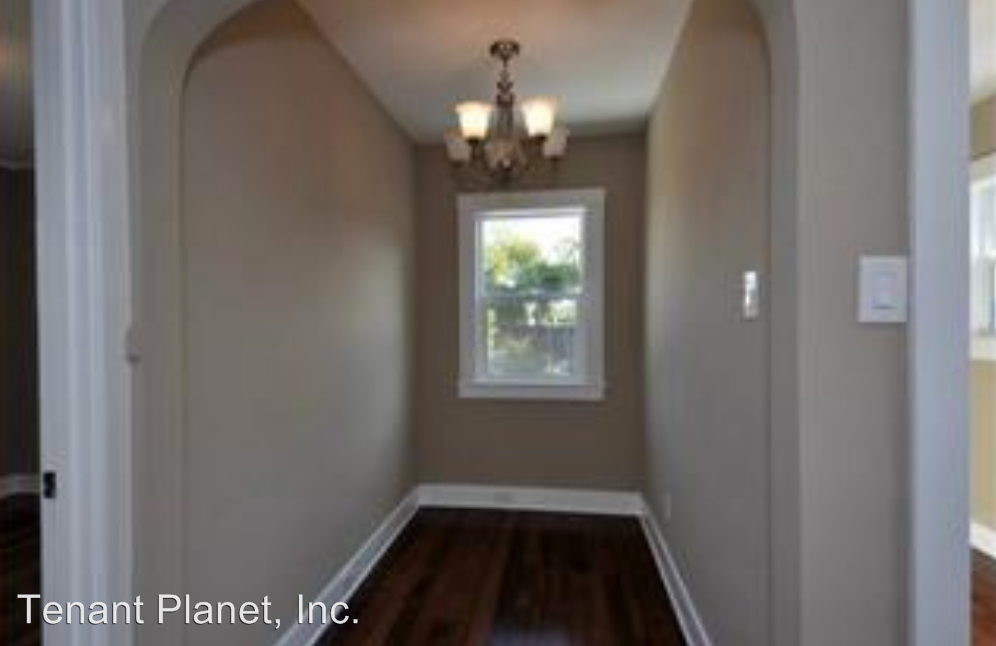 412 Vaughn Ave - Photo 3 of 9