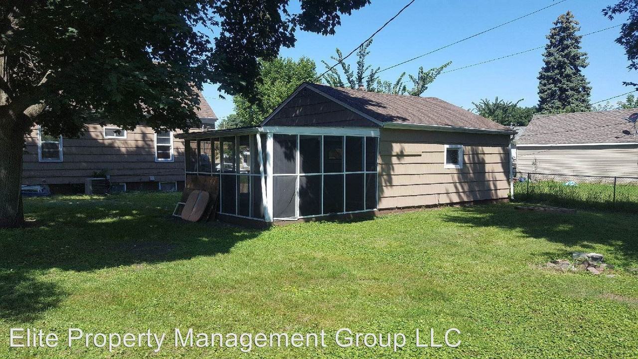 4922 N Newton Ave - Photo 2 of 8