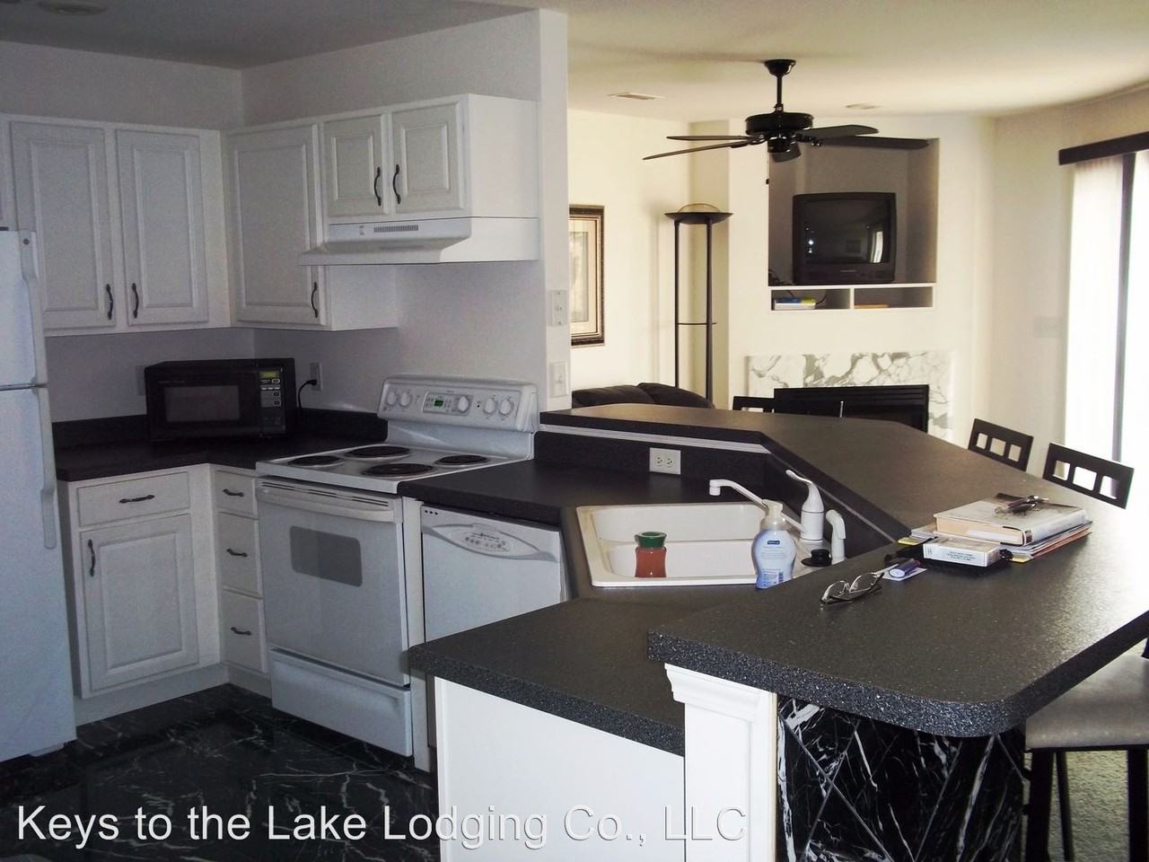 521 Park Pl Dr #1C - Photo 3 of 6