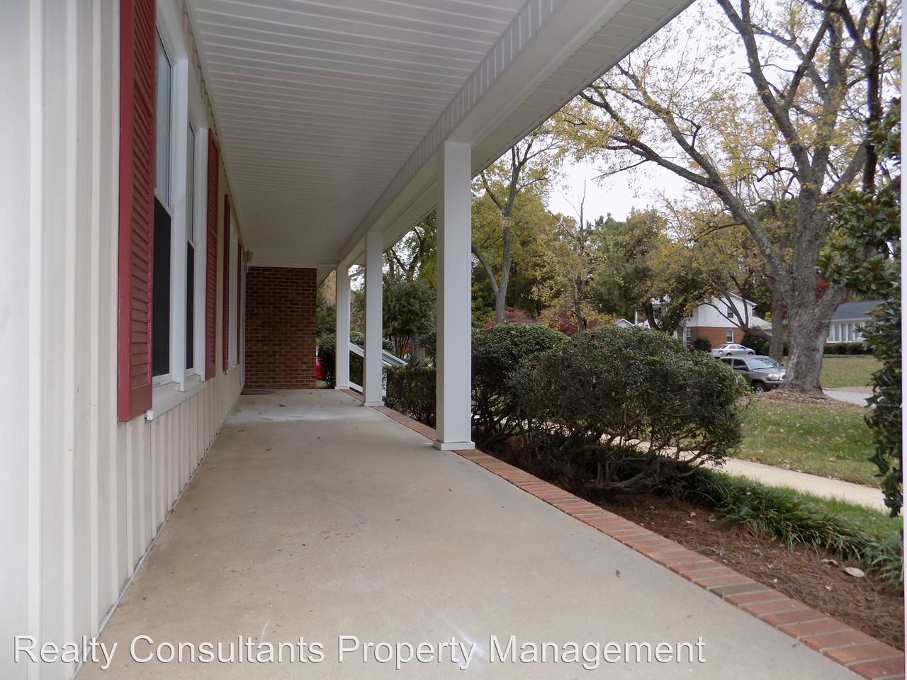 3419 Glouchester Ln - Photo 3 of 26