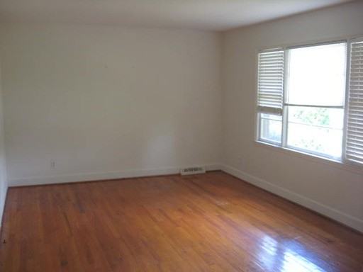 7616 Idlewild Rd - Photo 3 of 9