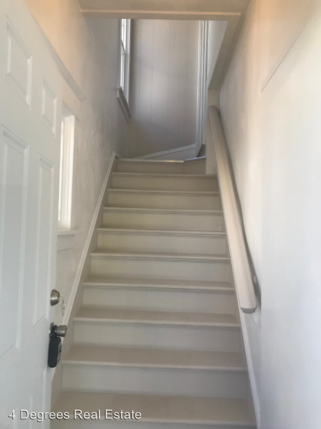 1012 N Walnut Street - Photo 2 of 8