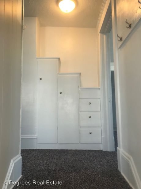 1012 N Walnut Street - Photo 3 of 8