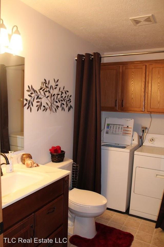 32714 Railroad St - Photo 2 of 21