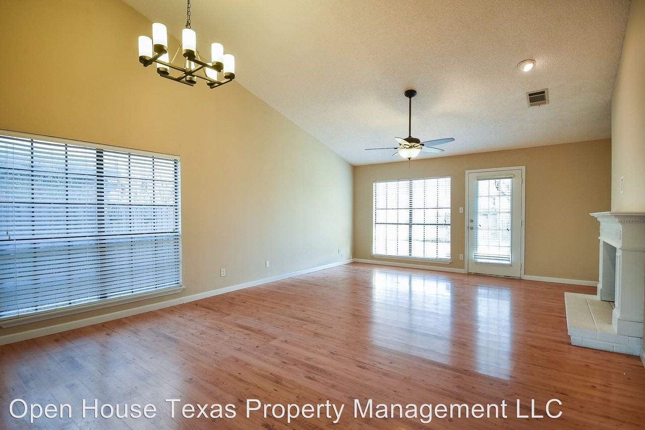 4208 Staghorn Cir N - Photo 3 of 9