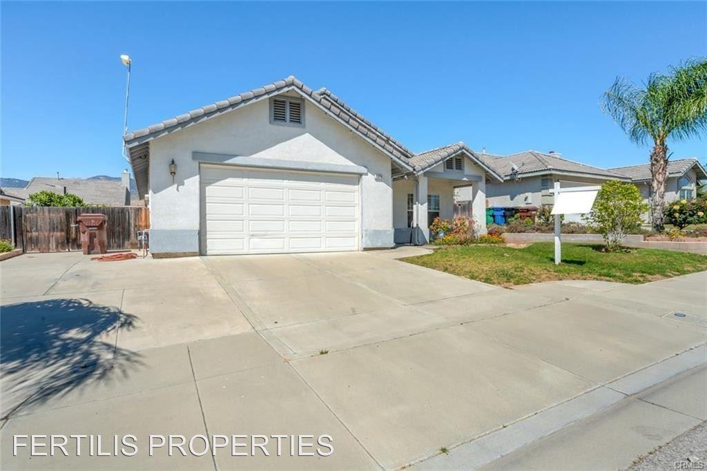 26676 Bruce St - Photo 2 of 34