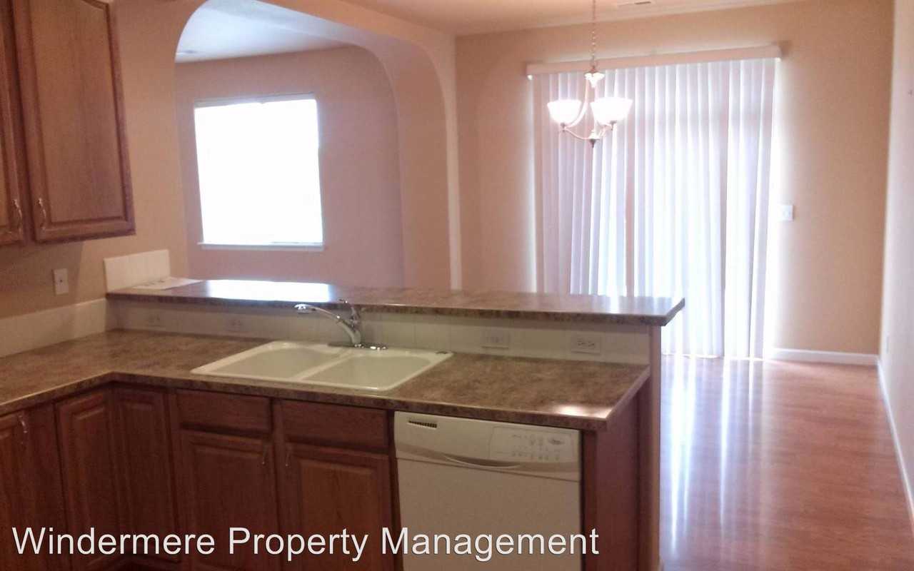 180 Blalock Dr - Photo 3 of 15