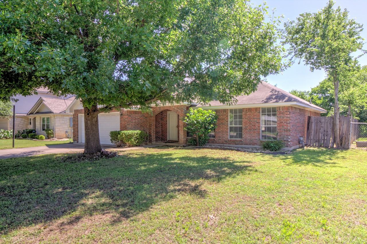 1908 Quail Valley Dr - Photo 3 of 30