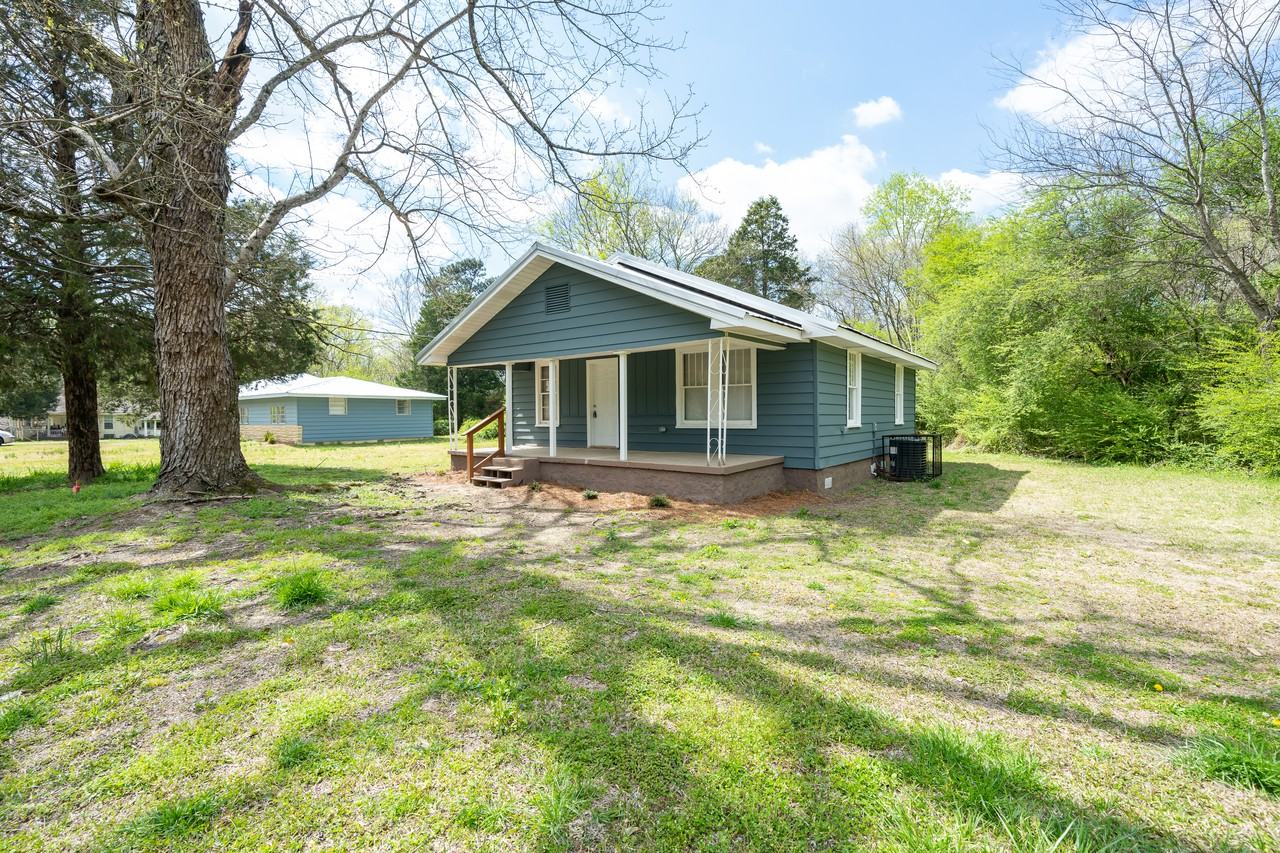 4854 Lynndale Rd - Photo 2 of 20