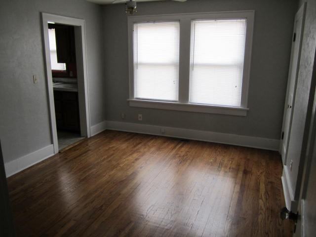 2813 North Robinson Avenue - Photo 5 of 9