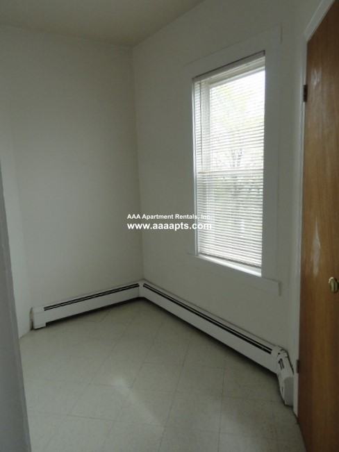 47 Louis St. 2 - Photo 3 of 30