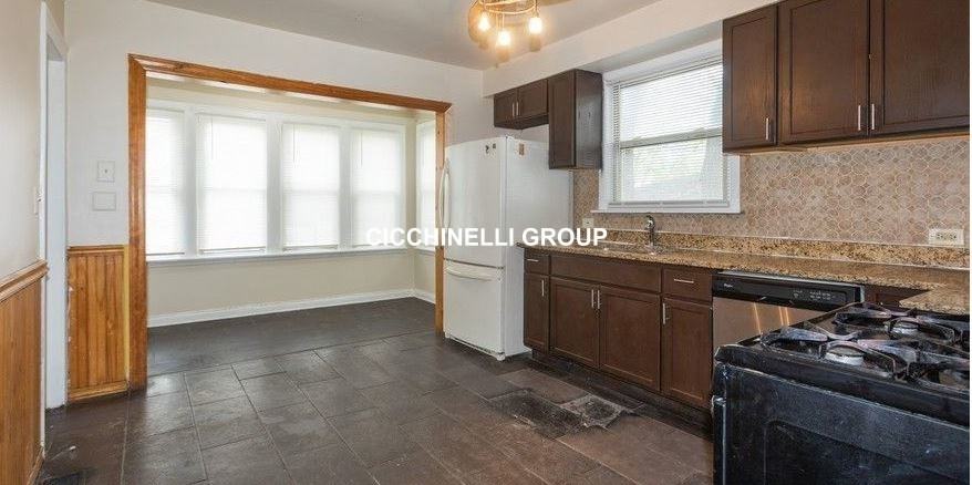 12315 S Aberdeen St - Photo 2 of 10