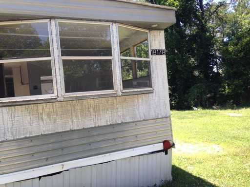 18178 Metro Cir - Photo 2 of 3