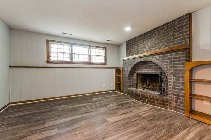 2505 Folsom St - Photo 2 of 8