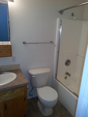 606 Eastgate Dr - Photo 2 of 8