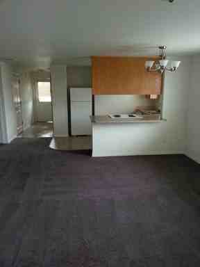 606 Eastgate Dr - Photo 3 of 8