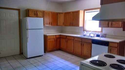 212 W Seminary Ave - Photo 2 of 6