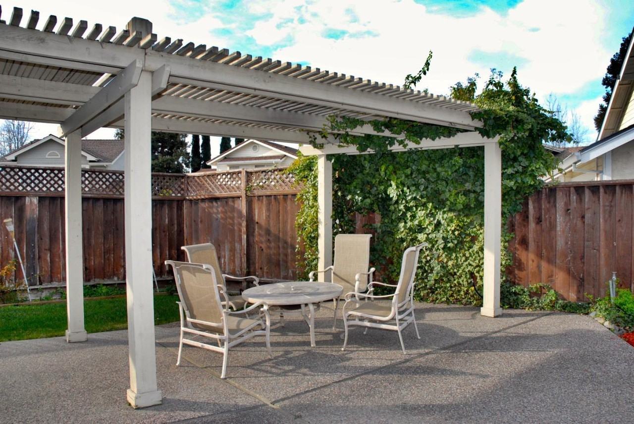 843 Salt Lake Dr - Photo 2 of 21