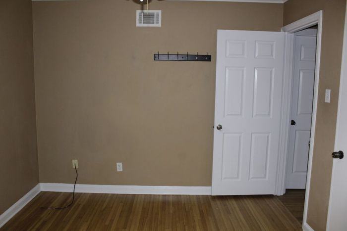 1073 Ivy Rd - Photo 2 of 14