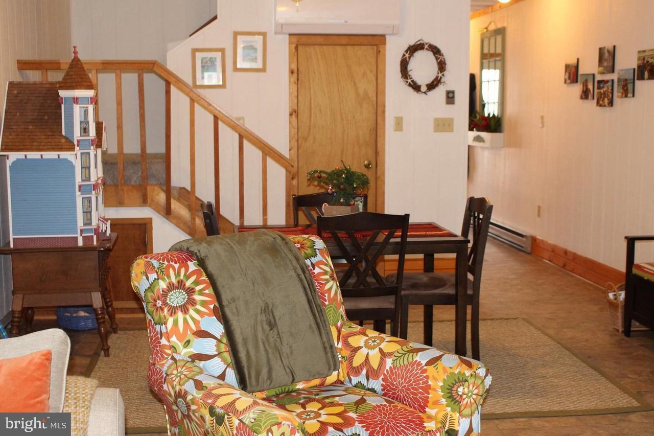 156 Cardinal Ln - Photo 2 of 7