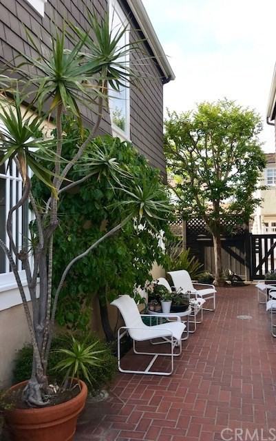 1504 Balboa Ave - Photo 2 of 10