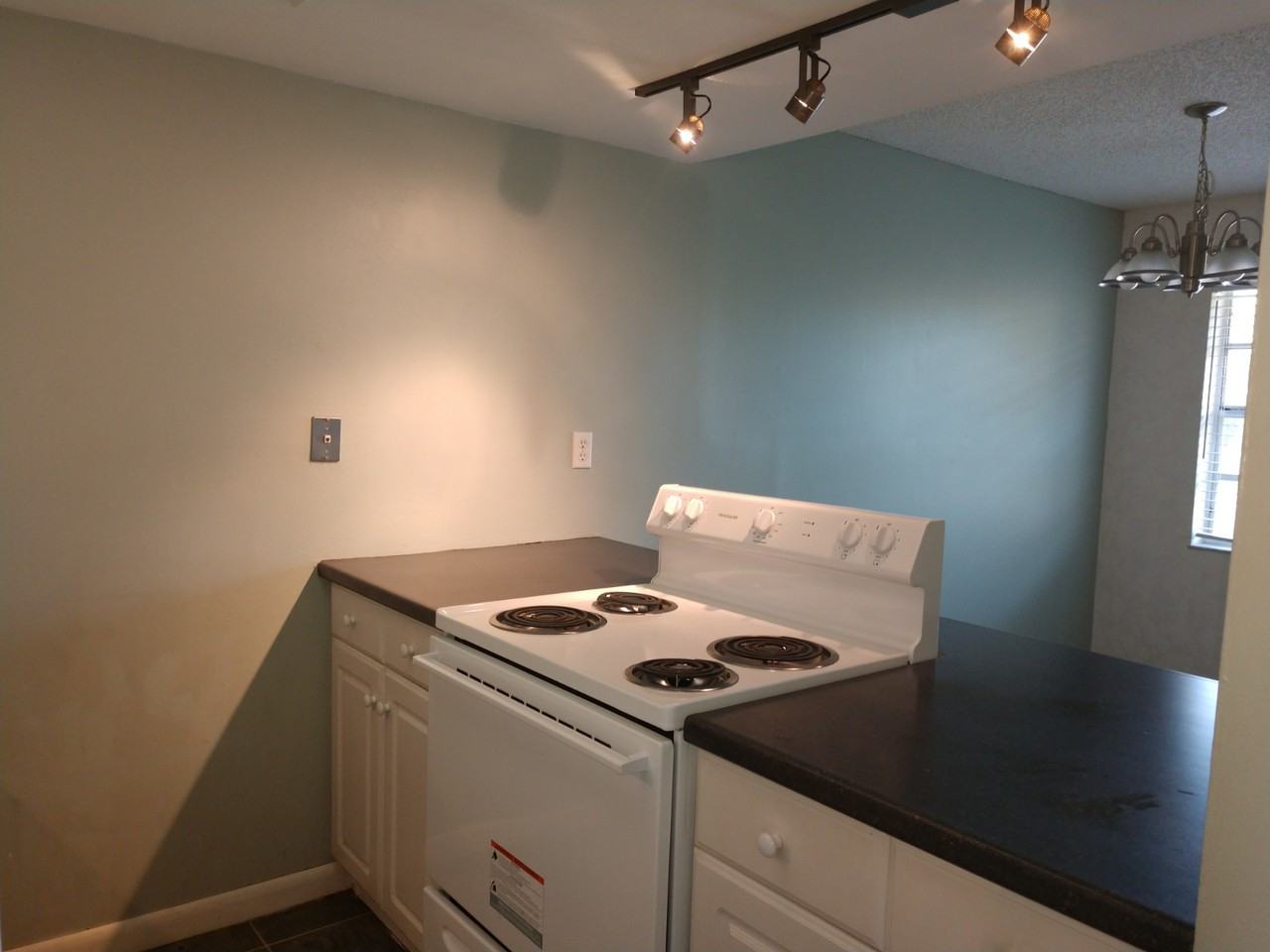 269 Ulster Ct - Photo 2 of 16