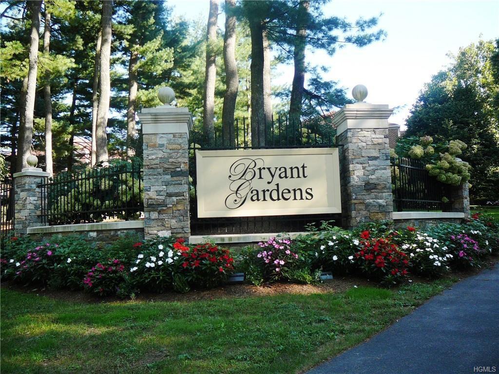 4 Bryant Crescent #2i