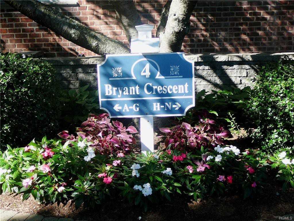 4 Bryant Crescent #2i - Photo 2 of 18