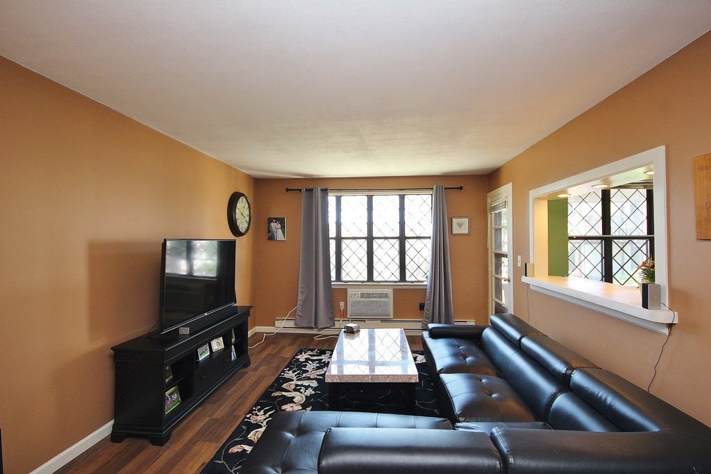 691 Sierra Vista Ln - Photo 2 of 32