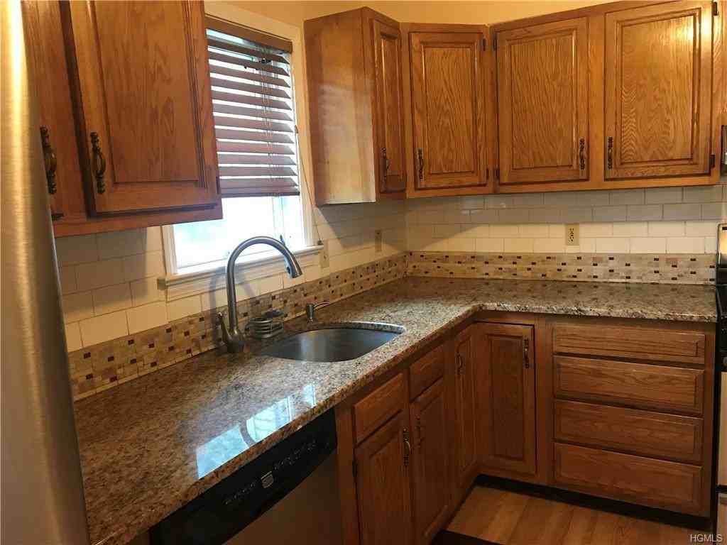 37 Zugibe Ct - Photo 3 of 15