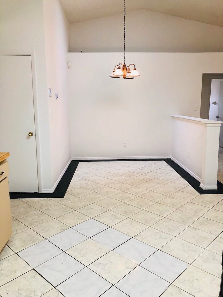 7066 Drury Ln - Photo 2 of 8