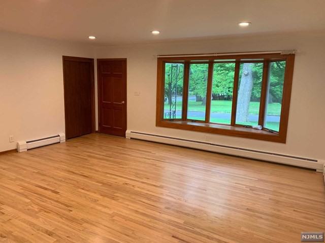 2 Glen Ln - Photo 3 of 9