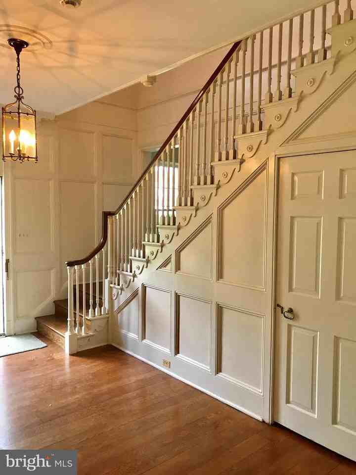 1 Stratford Rd - Photo 2 of 11