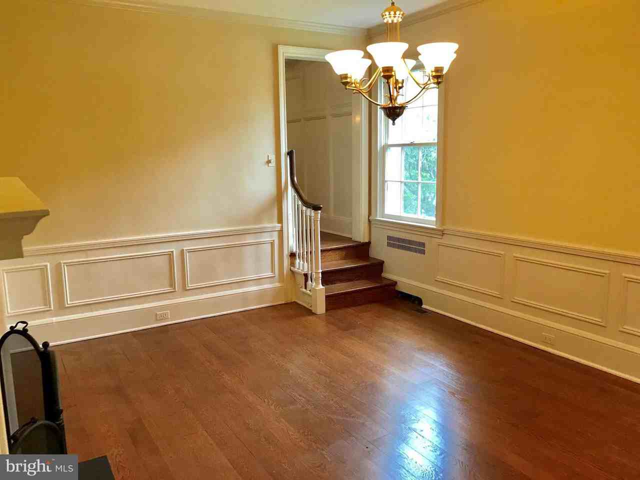 1 Stratford Rd - Photo 3 of 11