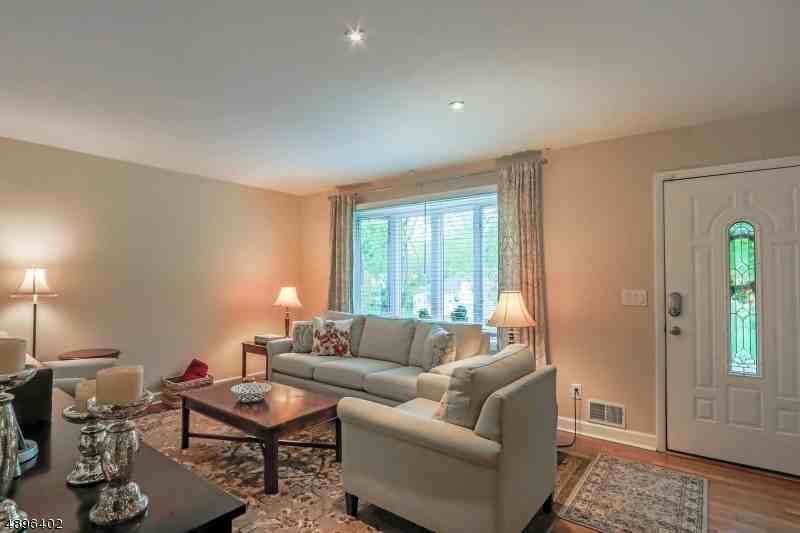 9 Murray Rd - Photo 3 of 22