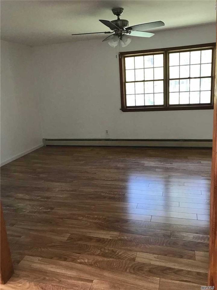 185 Radio Ave - Photo 3 of 7