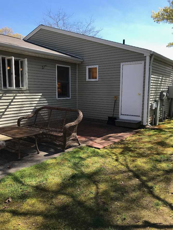 35 W Castle Way - Photo 2 of 13